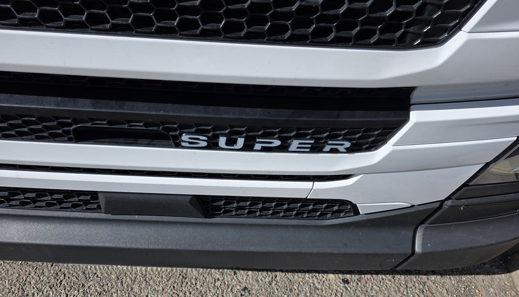Custom 3D Printed SUPER Badge for Scania Next Gen – Lower Grill White on Black
