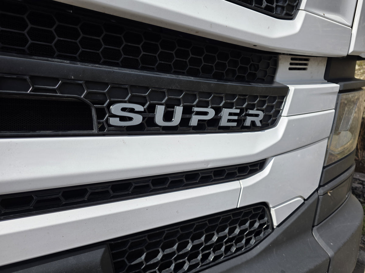 Custom 3D Printed SUPER Badge for Scania Next Gen – Lower Grill White on Black