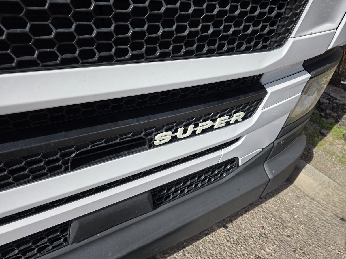 Custom 3D Printed SUPER Badge for Scania Next Gen – Lower Grill White