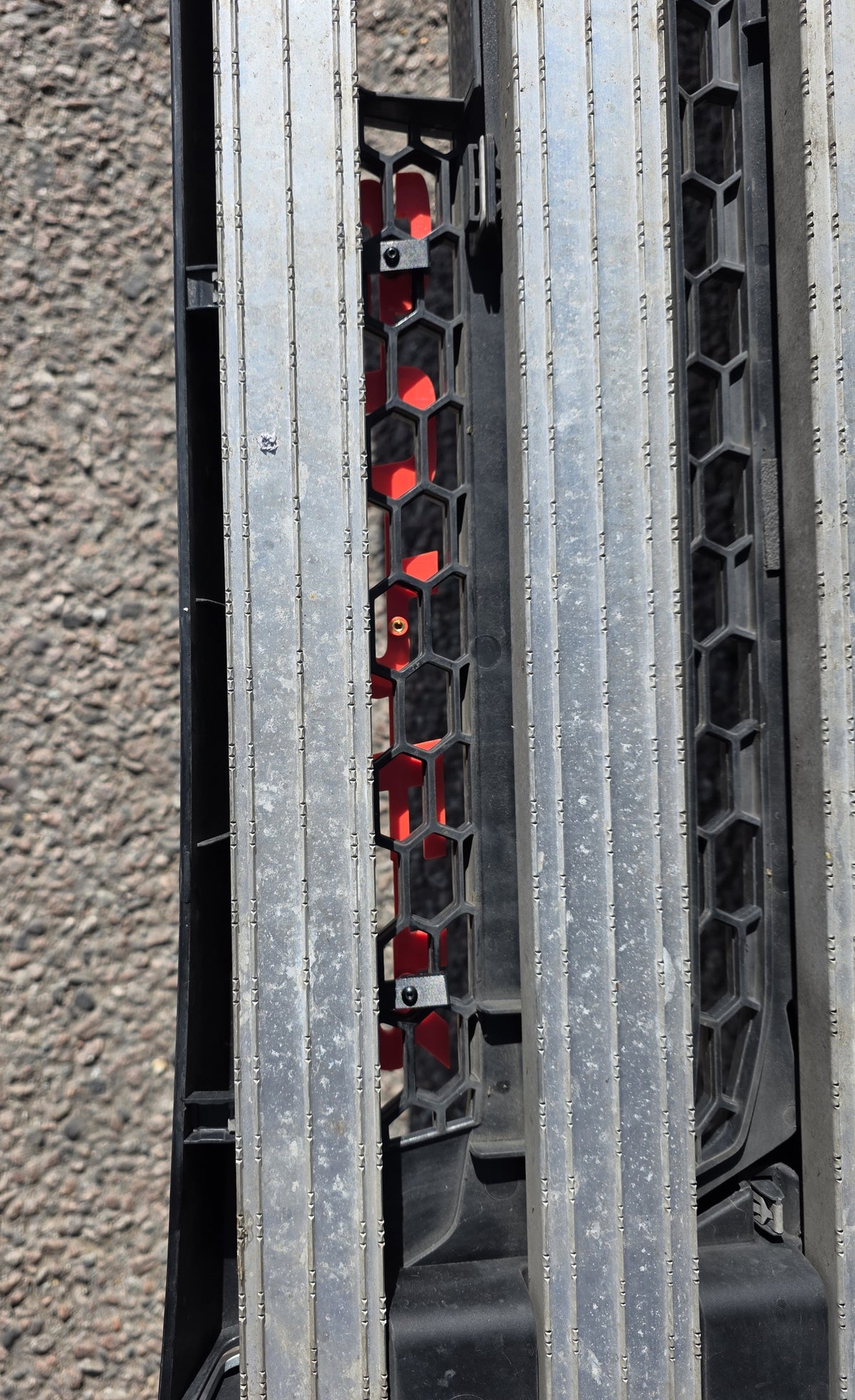 Custom 3D Printed SUPER Badge for Scania Next Gen – Lower Grill White